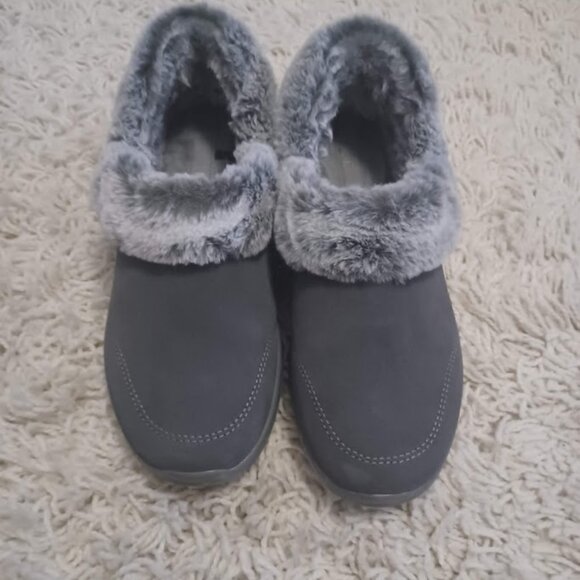 Skechers On-The-Go Joy Cozy Life Slippers Charcoal Faux Fur Women’s Size 7 - Picture 2 of 8